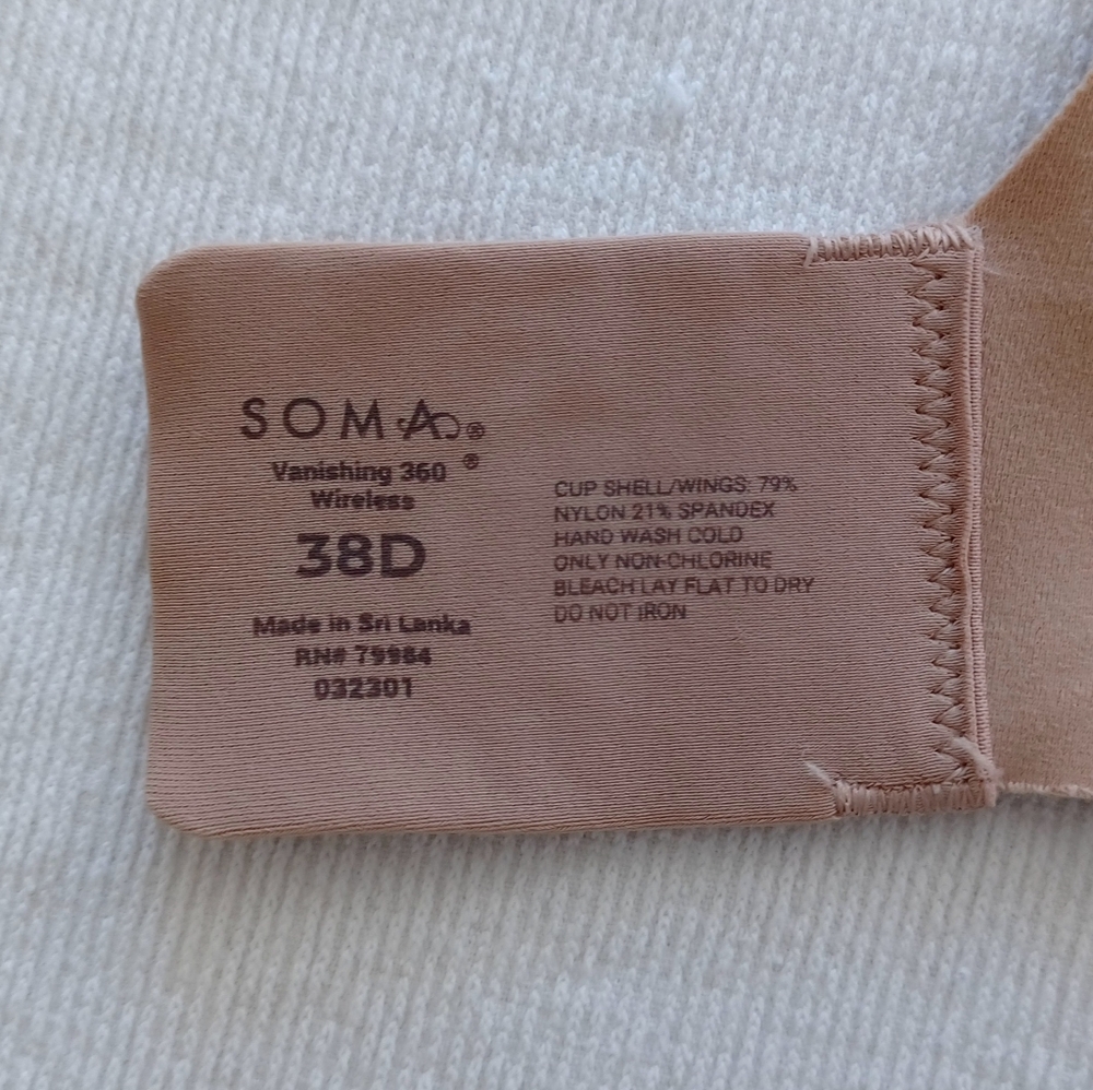 Soma Vanishing Wireless Bra, Size 38D - Picture 13 of 13